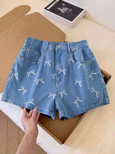GlowEve Quần short denim dáng rộng in nơ, thích hợp mặc mùa hè.