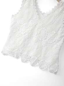 GlowEve CURVE Top ajustado de encaje con escote en V, elegante y sexy para mujeres de talla grande - Blanco - Ver 5