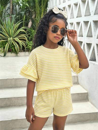 2pcs/Set Tween Girls' Fashion Casual Vacation Yellow & White Striped Round Neck Short Sleeve Knit Striped Ruffle Sleeve T-Shirt And Striped Shorts
