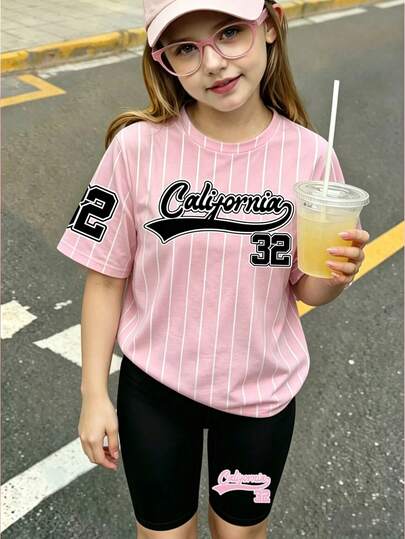 2件套女童休闲时尚创意高端清新简约数字32加州条纹图案T恤和骑行短裤套装，适合春、夏、秋季日常穿着，舒适百搭。