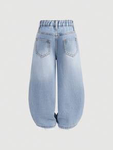 SHEIN بنطلون جينز أزرق مستقيم الساق للفتيات الصغيرات مع رقعات زهور الأقحوان، بنطلون جينز فضفاض للفتيات مطرز بالزهور، بنطلون جينز واسع الساق للفتيات الصغيرات، بنطلون جينز فضفاض مطرز بالزهور، مناسب للربيع والصيف، كاجوال وشامل للاستخدام اليومي والملابس الشارعية للفتيات - أزرق فاتح - مشاهدة 5