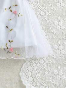 SHEIN Baby Girl Floral Mesh Bow Decor Princess Style Dress, Suitable For Birthday Party, Evening Event, Everyday Wear, Vacation, Spring/Summer - White - View 4