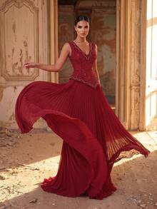 Aureia V-Neck Sequin Patchwork Pleated Hem Formal Evening Gown - Red - View 8