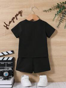 SHEIN Leap Crew 2pcs Baby Boy/Girl Letter Pattern Crew Neck Short Sleeve T-Shirt + Decorative Buttons Casual Shorts Set - Black - View 2