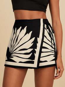 Travachic Women's Printed Woven Shorts, Spring/Summer Vacation - Black and White - View 6