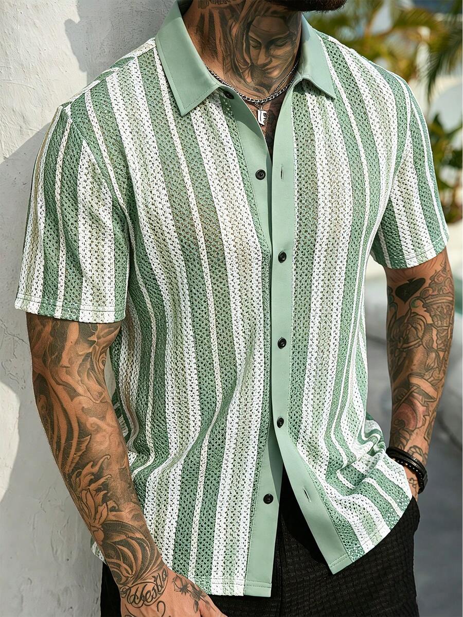 VENTUSAIL Men's Contrast Stripe Print Button Front Casual Short Sleeve Shirt, Holiday - Green - View 1