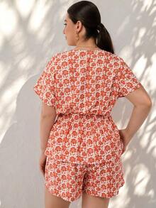 ELLERISSA Plus Size Elegant V Neck Kimono Short Sleeve Shirred Blouse & Wide Leg Shorts Co-Ord Set For Women, Casual Co Ord Sets, Summer Outfits, Vacation Outfits, 2 Piece Sets, Beach Wear, Floral Print Sets, Boho Sets - White - View 2