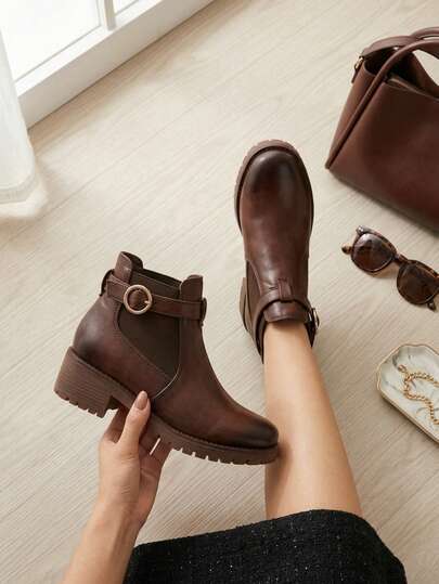 Botines casuales con hebilla y suela cómoda, resorte en los laterales y hebilla de decoración