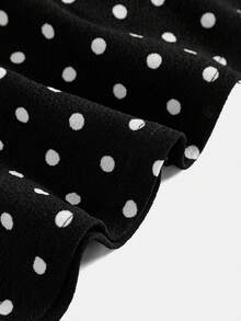 SHEIN Girlism Quần short dệt kim chấm bi mùa xuân/hè cho thiếu nữ, có quần lót kín đáo bên trong, chân váy thể thao cạp chữ V, đồ thể thao năng động. - Đen và trắng - Xem 7