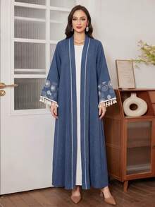 Al Najma Áo Abaya dáng rộng, thoải mái, thêu họa tiết và có tua rua ở cổ tay dành cho nữ, thích hợp mặc hàng ngày. - Màu xanh lam - Xem 5