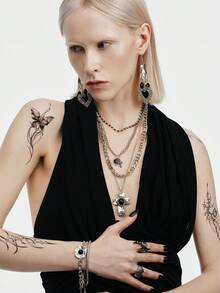 MortiRose Un anillo de mujer con estilo gótico retro y personalizado con un diseño elegante - Sustituto Platino - Ver 7