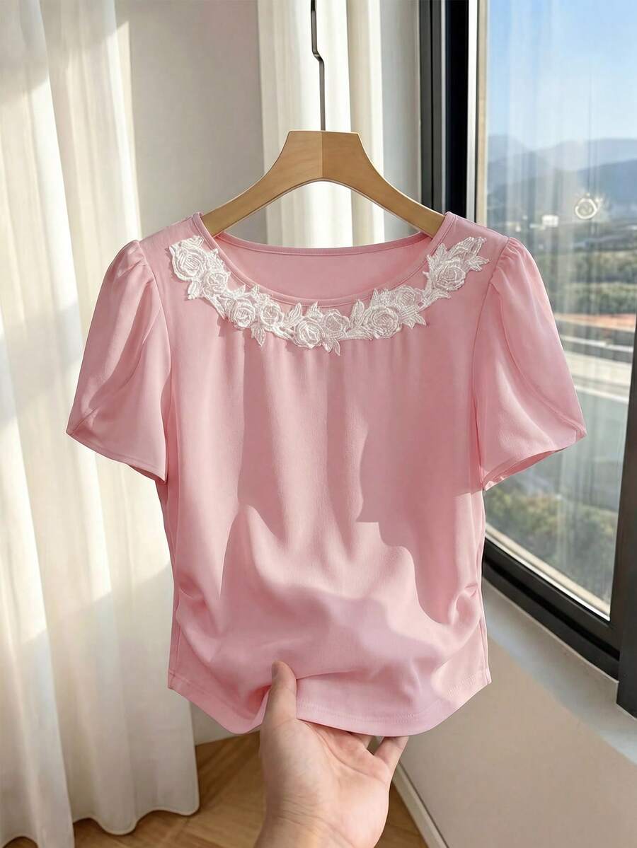 SHEIN Clasi 女士 3D 花卉装饰圆领泡泡袖荷叶边时尚 T 恤 - 粉色 - 查看 1