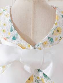 SHEIN Glamorique Kids 女婴碎花连衣裙，婴儿刺绣缎面蝴蝶结连衣裙，V领无袖露背公主裙，适合复活节派对 - 黃色 - 查看 9