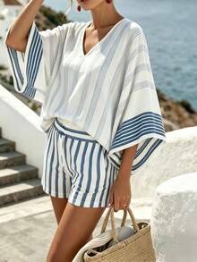 SHEIN Holidaya Bộ đồ hai mảnh bằng vải lanh kẻ sọc xanh trắng thoáng mát mùa hè dành cho nữ, áo tay cánh dơi rộng và quần short, trang phục thường ngày giúp tôn dáng. - Xanh và trắng - Xem 4