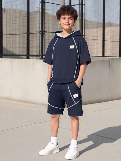 SHEIN 2pcs Boys' Casual White Line Design Hooded Short Sleeve T-Shirt And Knit Shorts 2-Piece Set, Spring/Summer