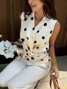 SHEIN PariChic Französische Polka Punkt Satin ärmelloses Taille geraffte Bluse Sommer Tops für Frauen - Aprikosenfarben - Übersicht 1