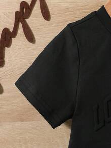 SHEIN Leap Crew 2pcs Baby Boy/Girl Letter Pattern Crew Neck Short Sleeve T-Shirt + Decorative Buttons Casual Shorts Set - Black - View 5