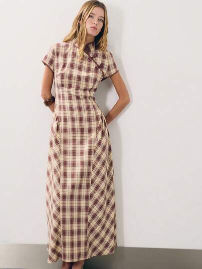 Nöista Nuevo vestido largo a cuadros de estilo chino con cintura ajustada y silueta en línea A, que irradia elegancia discreta. Suave y transpirable, es perfecto para el uso diario, citas o vacaciones en primavera y verano. Una pieza de alta calidad que muestra la elegancia y personalidad única de una mujer.