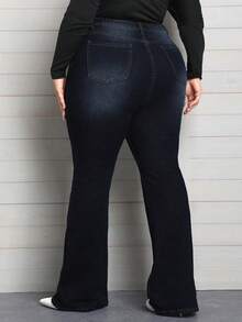 SHEIN CURVE+ جينز واسع مريح للنساء ذوات الأحجام الكبيرة، مزود بجيوب وأزرار، قابل للارتداء في المناسبات اليومية المتنوعة - أزرق بحري - مشاهدة 2