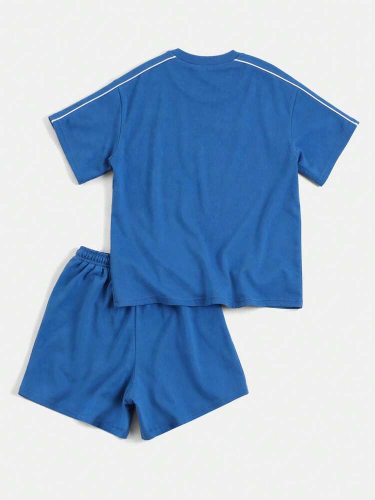Conjunto de Camiseta e Shorts Coordenados para Meninos Pré-Adolescentes com Gola Redonda e Mangas Curtas, em Azul Cobalto com Detalhes em Branco, Casual para Verão e Brincadeiras