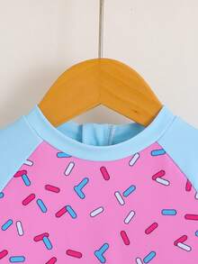 SHEIN 1 bộ đồ bơi liền thân dệt kim kiểu dáng thường ngày, chất liệu mềm mại, họa tiết kem tươi, tay áo phối màu, thích hợp cho bé trai, mùa hè. - Nhiều màu - Xem 3