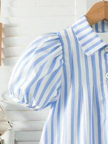 SHEIN Elladie kids 小女孩粉色条纹连衣裙，饰有超大粉色蝴蝶结，短泡泡袖，彼得潘领，休闲度假连衣裙，适合日常休闲和通勤，甜美可爱。 - 淺藍色 - 查看 7