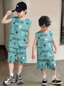 SHEIN Little Byeori 2件套儿童/青少年男童舒适休闲街头时尚字母印花连帽无袖背心和短裤套装，适合室内、室外、日常、运动、玩耍、派对、拍照、度假、春夏穿着。 - 灰色 - 查看 4
