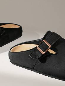 Solecia Zapatos tipo mule de punta cerrada con hebilla de metal, estilo retro commuter y silueta delgada - Terciopelo Negro Yangjing - Ver 5
