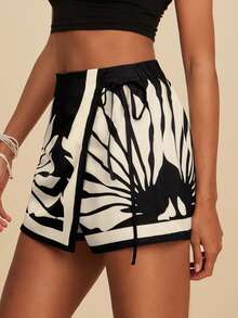 Travachic Women's Printed Woven Shorts, Spring/Summer Vacation - Black and White - View 3