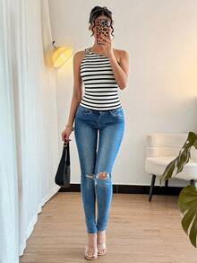 Blusa negra sexy de mujer con un hombro, sin mangas y con pliegues de metal - Blanco y Negro - Ver 5