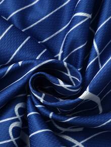 SUMWON Pantalones cortos de verano casuales con cordón y diseño de estampado de texto grande a rayas - azul real - Ver 5