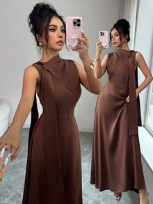 SHEIN Elenzya 女士咖啡棕色系带拼接领无袖收腰褶皱A字设计优雅通勤高级缎面质感连衣裙 - 咖啡棕 - 查看 1