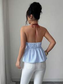 SHEIN Elenzya Bộ sưu tập mới mùa hè 2026, thanh lịch, đơn giản và thời trang, kiểu dáng đi nghỉ mát. Áo nữ cổ bèo nhún màu xanh trắng, viền eo xếp ly, thích hợp cho kỳ nghỉ, hẹn hò và mặc hàng ngày. - Xanh và trắng - Xem 2