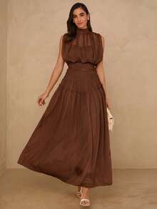 Enchnt Đầm chiffon xếp ly không tay, hở lưng, cổ tàu, màu trơn - màu nâu - Xem 6