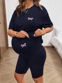 SHEIN 2件套孕妇休闲日常通勤蝴蝶印花落肩宽松T恤和可调节腰围紧身短裤 - 藏蓝色 - 查看 2