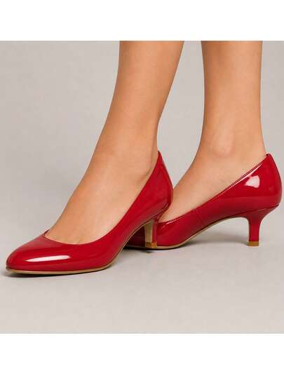 Zapato charol rojo con tacón de 4 cm , muy cómodo