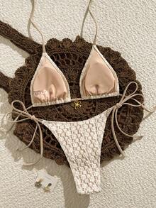 Bonvoyette Bộ bikini 2 mảnh màu mơ, chất liệu ren jacquard, kiểu cổ yếm, mặt dây chuyền kim loại hình hoa, hở lưng, buộc dây bên hông, gợi cảm dành cho nữ. - Màu be - Xem 2