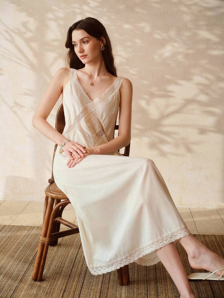 WOMEN'S EMBROIDERY V-NECK SLEEP DRESS, SPRING/SUMMER