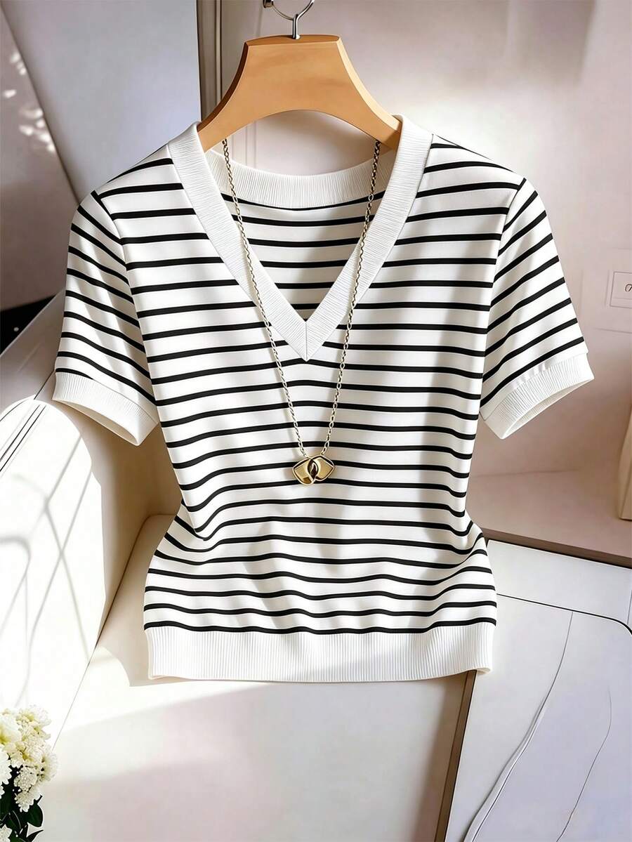 Franclia New Striped V-Neck Short Sleeve T-Shirt For Women - Black and White - View 1