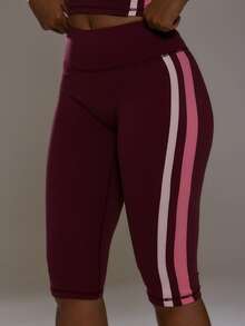 Musera Sport Quần legging lửng cạp cao kẻ sọc tương phản, thích hợp cho thể thao, tập luyện, tập gym, tập pilates, thể dục, mặc hàng ngày, phong cách thường ngày, điểm nhấn là chiếc bánh Cherry On Top. - Màu Đỏ Sâu - Xem 5