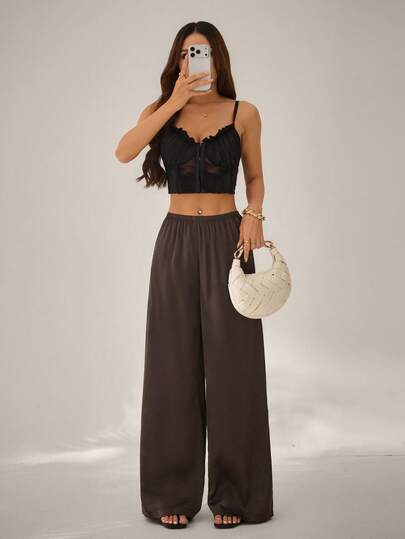 SHEIN PETITE Quần ống rộng bằng vải satin màu nâu sô cô la kiểu dáng mới mùa xuân, có độ rũ, cạp chun, phù hợp cho nữ, kiểu dáng tôn dáng và đa năng, thích hợp cho cả những dịp thường ngày và công sở. Màu nâu