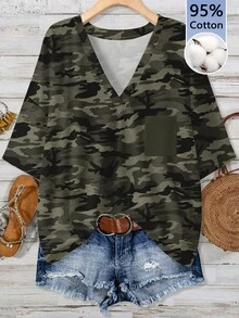 Mellowie Camiseta casual de manga corta con cuello en V y estampado de camuflaje para mujer de talla grande - Multicolor - Ver 1