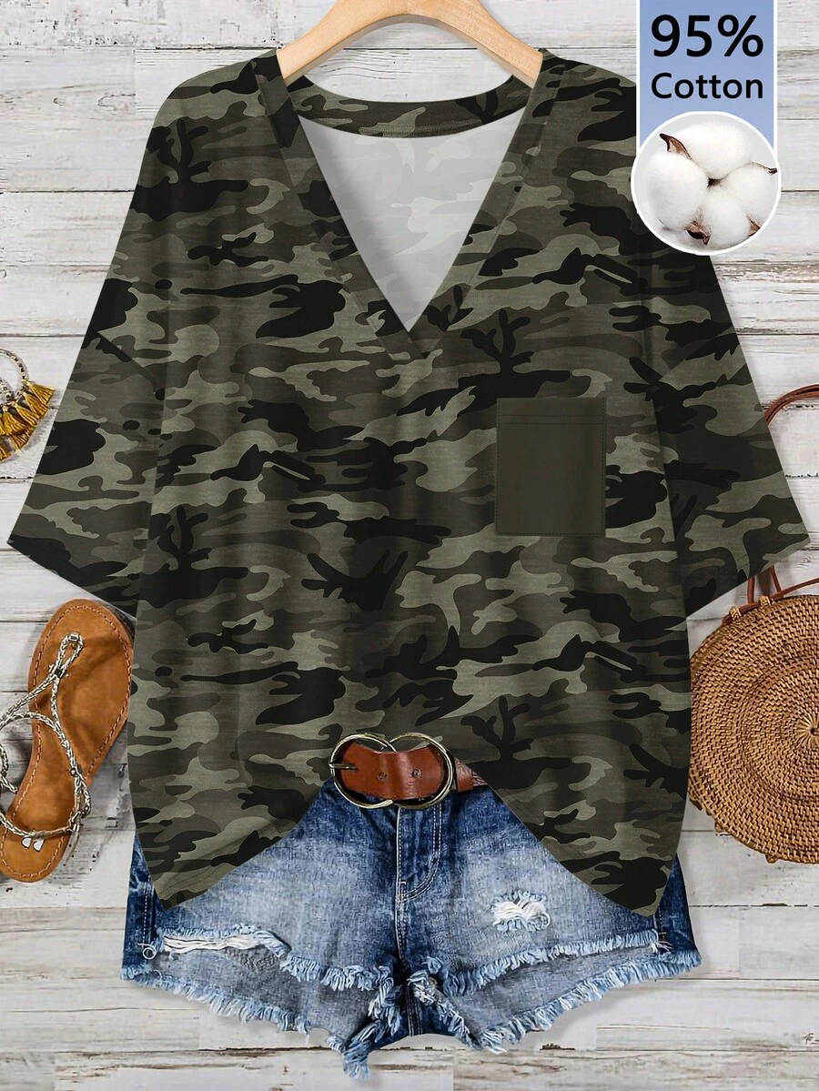 Mellowie Camiseta casual de manga corta con cuello en V y estampado de camuflaje para mujer de talla grande - Multicolor - Ver 1