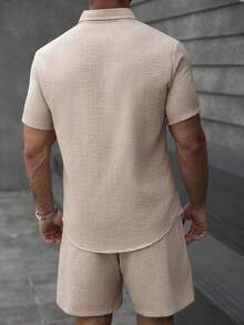 Manfinity CasualCool Men's Solid Color Minimalist Casual Short Sleeve Shirt And Shorts Set - Khaki - View 2