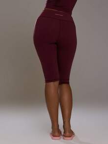 Musera Sport Quần legging lửng cạp cao kẻ sọc tương phản, thích hợp cho thể thao, tập luyện, tập gym, tập pilates, thể dục, mặc hàng ngày, phong cách thường ngày, điểm nhấn là chiếc bánh Cherry On Top. - Màu Đỏ Sâu - Xem 4