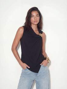 SHEIN Unity Women's Modern Sexy Elegant Sexy Outdoor Wear, Black Draping Asymmetrical Neckline Metal Buckle Decor Ladies Tank Top, Spring/Summer Night Out - Black - View 3