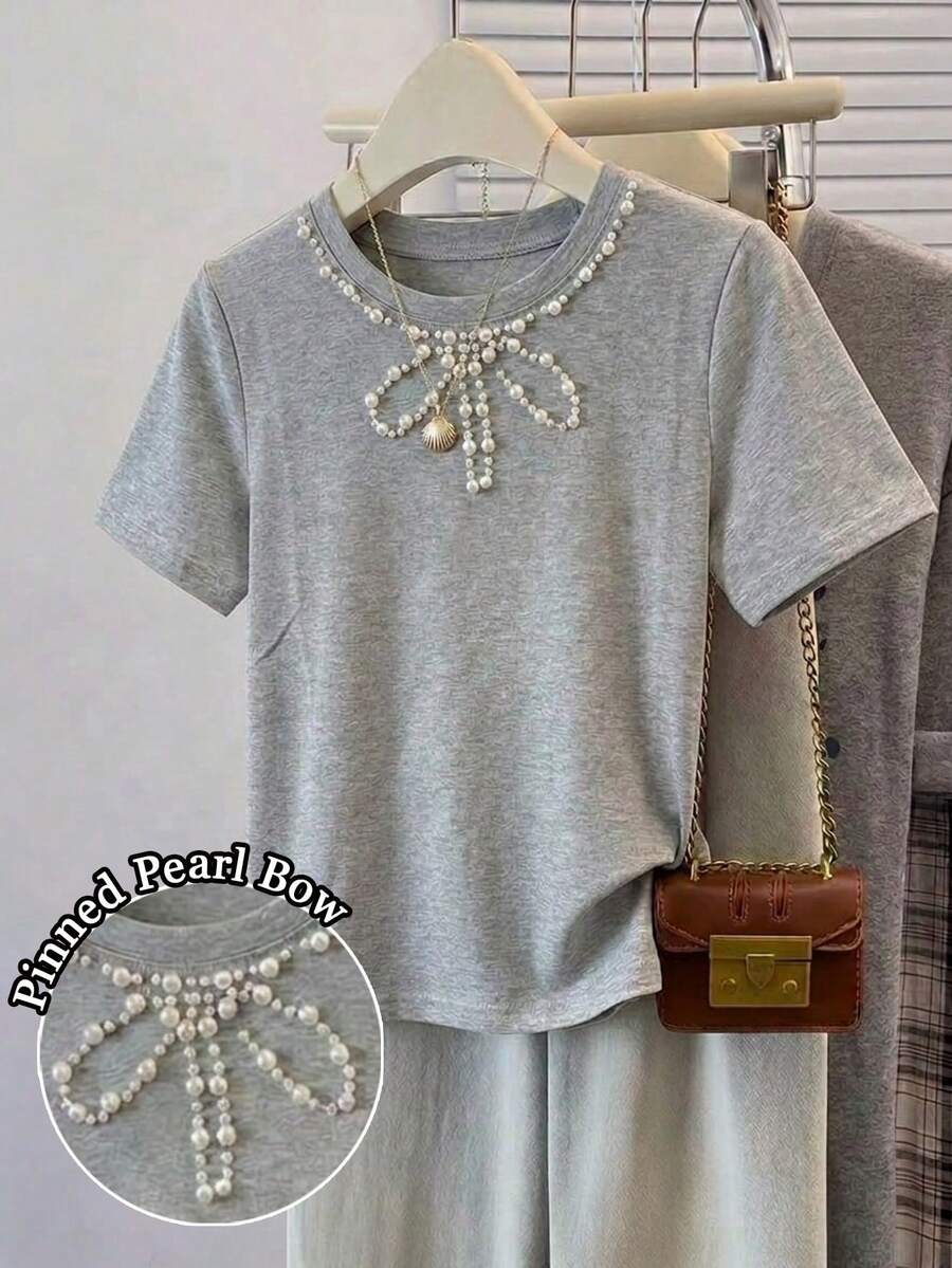 SHEIN Frenchy Áo thun nữ tay ngắn cổ tròn dáng rộng màu xám tro, họa tiết bướm đính cườm thanh lịch - Áo đa năng cho mùa xuân/hè, kiểu dáng thể thao, áo thun ôm dáng phong cách retro Pháp, thanh lịch, dễ thương, mềm mại dành cho nữ và sạch sẽ. - Màu Xám nhạt - Xem 1