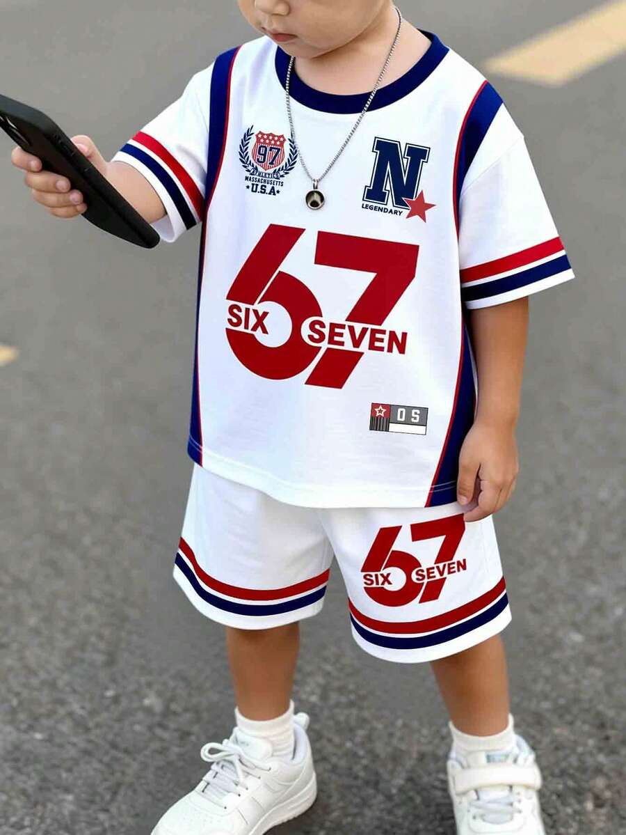 两件套幼儿男童休闲创意数字67徽章、星星、条纹撞色、字母印花短袖T恤和短裤，舒适日常穿着套装，适合春夏季节。 - 彩色 - 查看 1
