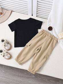 SHEIN Playful Pals Baby Boy Casual Fashion Street Daily Commute Letter Webbing Patchwork Flap Pocket Short Sleeve T-Shirt And Jogger Pants Set, Spring/Summer/Autumn - Beige - View 2
