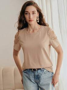 Anewsta Kaos Wanita Lengan Pendek Model Pas Badan dengan Kerah Bulat, Hiasan Manik-manik dan Jala Berongga, Desain Bahu Terbuka, Warna Polos - Khaki - View 7